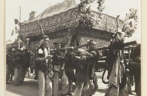 The bar husband on old Beijing funeral: Do not ope