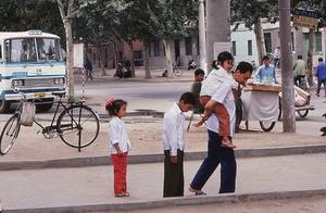 Below camera lens: The Henan Zhengzhou 1983, looki