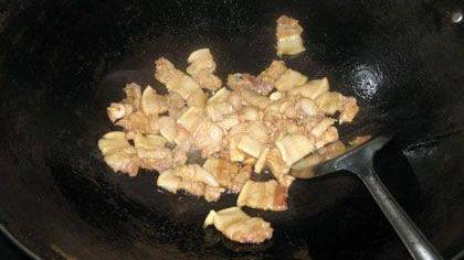 辣椒炒肉要怎样炒才算正宗