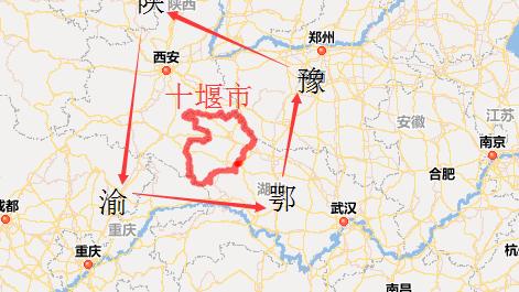 形容处在任何环境都能适应并感到满足的四字词语是什么