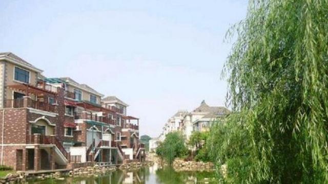 住房后面有河風水好不好、房子坐北朝南河在房子背面東西流向