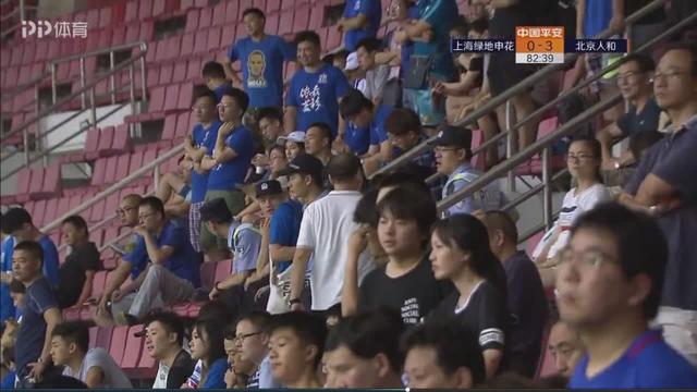 武漢網球公開賽看臺上稀稀落落的幾個人人氣一點都不旺與這個賽事的級別和規格一點都不相稱