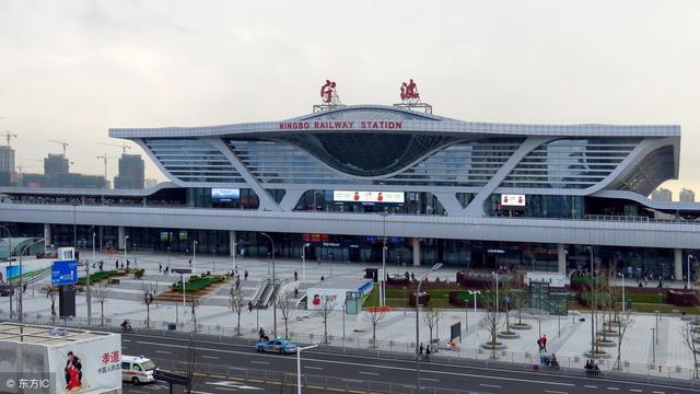 從鄞州格蘭春三期到北侖寧穿西路160滴滴打車要多少錢