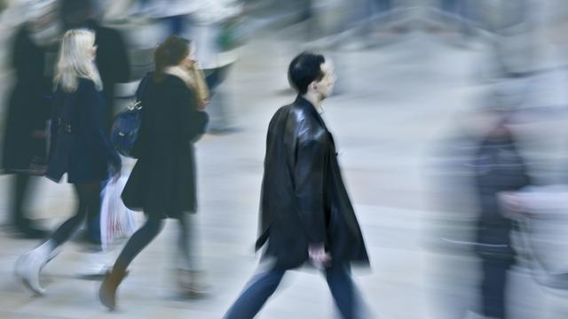 关于告别稚嫩的命题作文·600字左右.·要短
