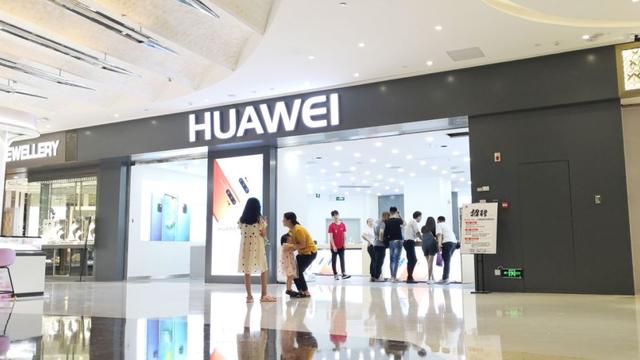 前幾天石獅市泰禾廣場開業我看到里面有個叫3NITY的這個是什么啊