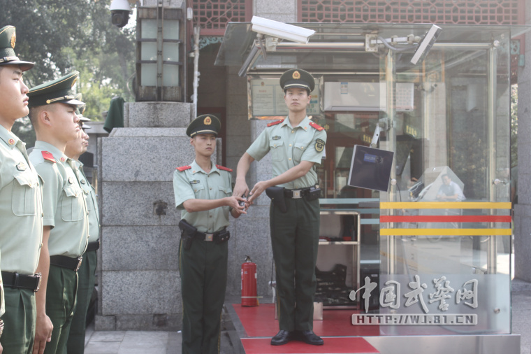 武警北京总队十一支队举行退伍老兵向哨位告别仪式