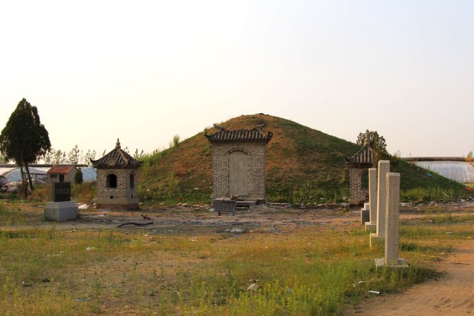 王裒墓所处的王裒院村,在昌乐阿陀镇政府西北.