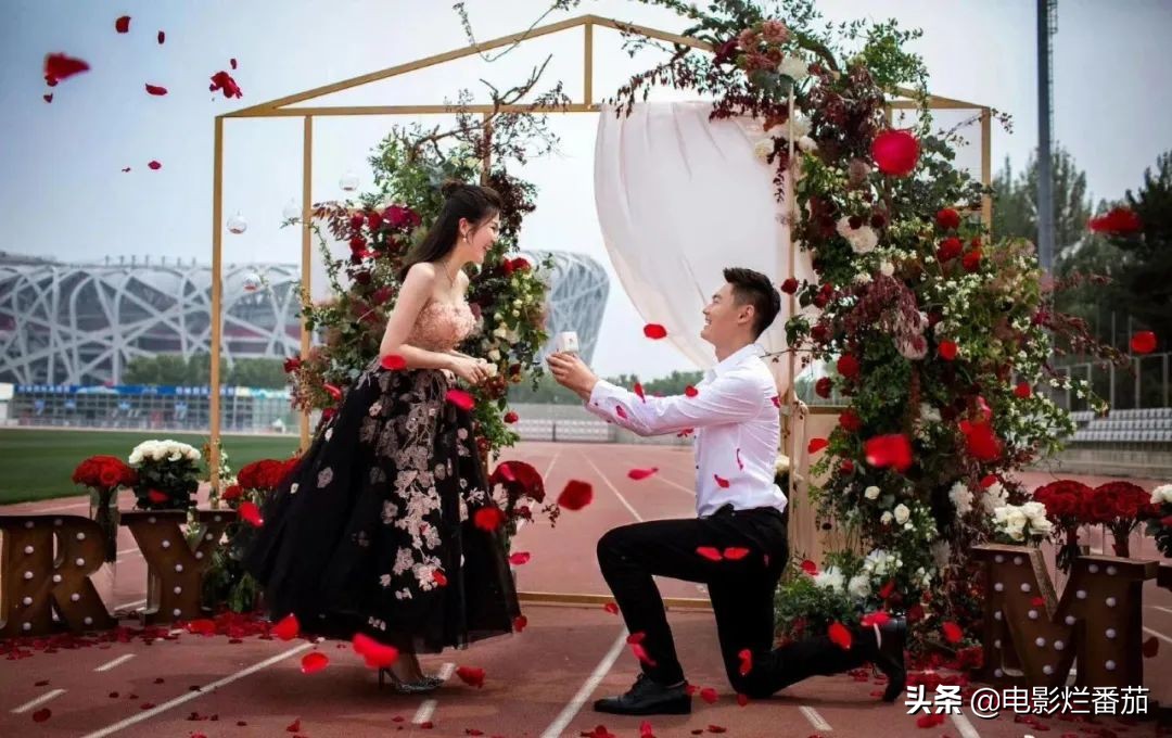 家暴、出轨...使张培萌夫妇成为全国性名人