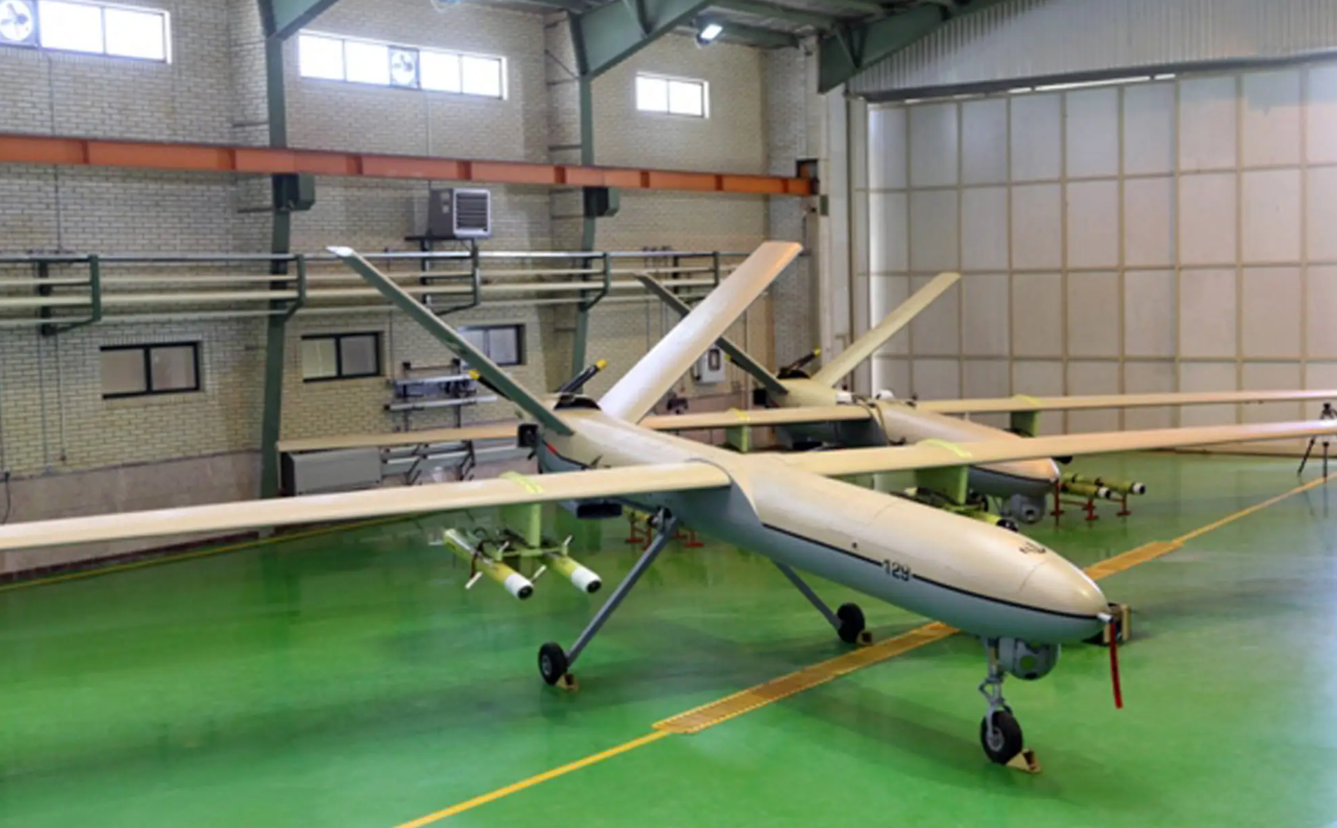 美国和伊朗刚正面：无人机主动挂上空空导弹