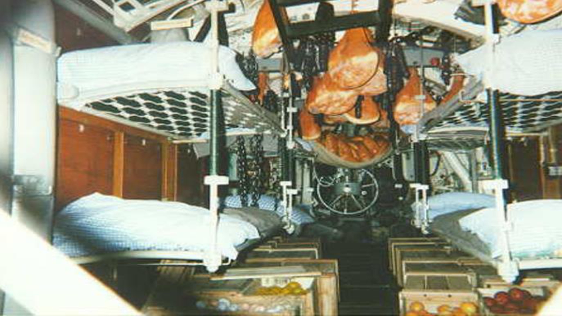 邓尼茨的水下"盛宴"，二战德军潜艇日常饮食