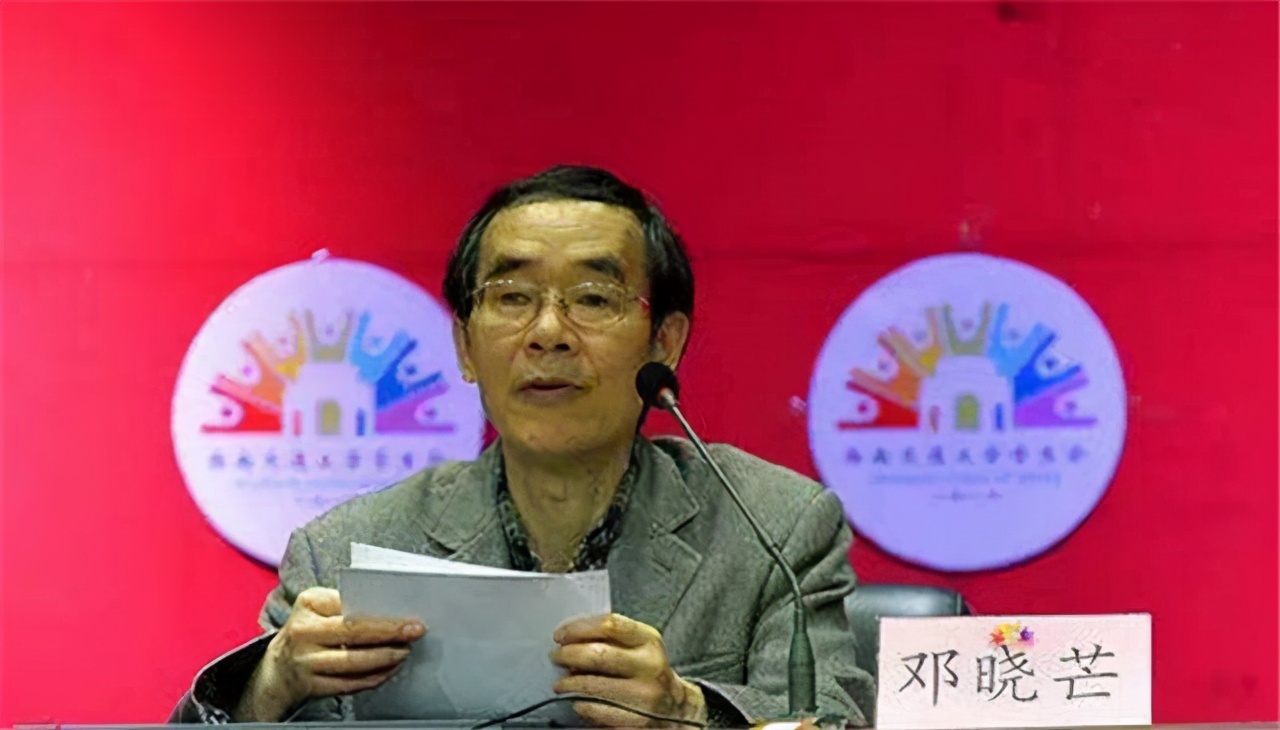 中国文人的劣根性就表现在"百家争宠"