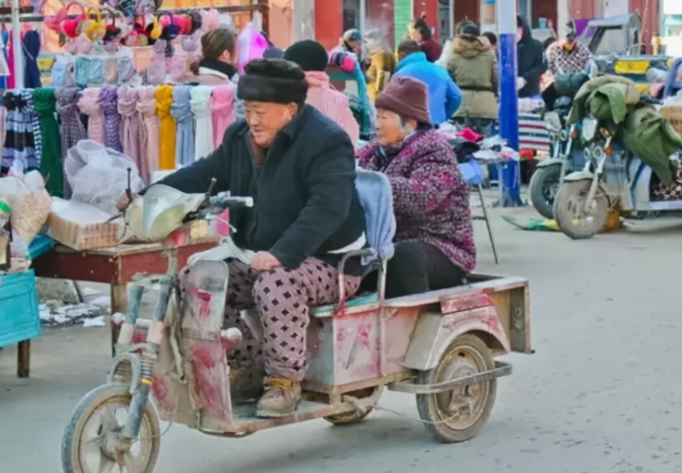 键盘精英们的笔下，早已看不到五环以外的真实生活