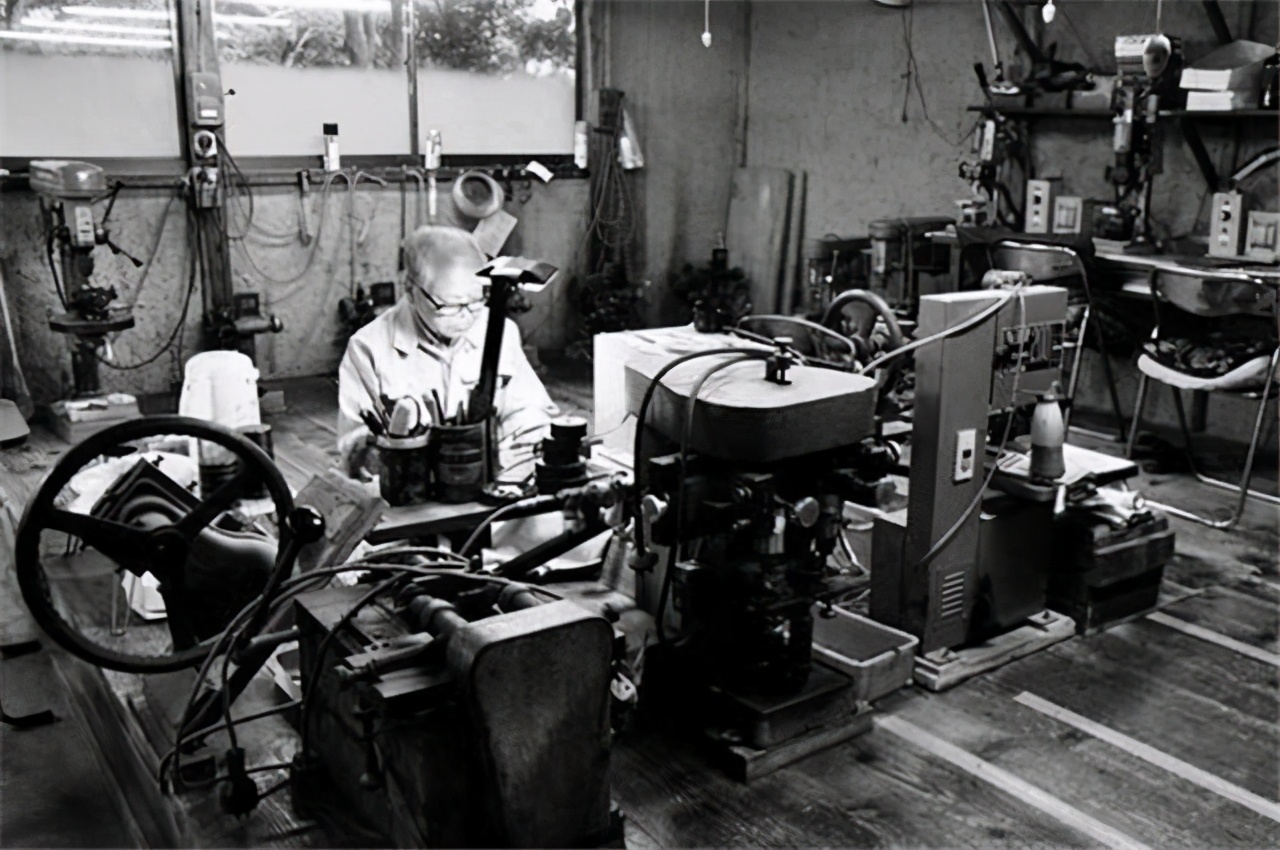 别等到连技术工人都没了，再来谈什么大国工匠