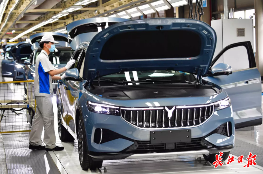 作为中国六大汽车基地之一的武汉,眼下正在打造万亿世界级汽车产业