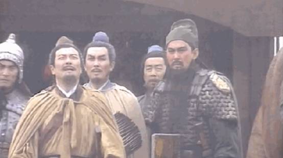 为什么百姓都愿意跟着刘备？看看曹魏统治下百姓