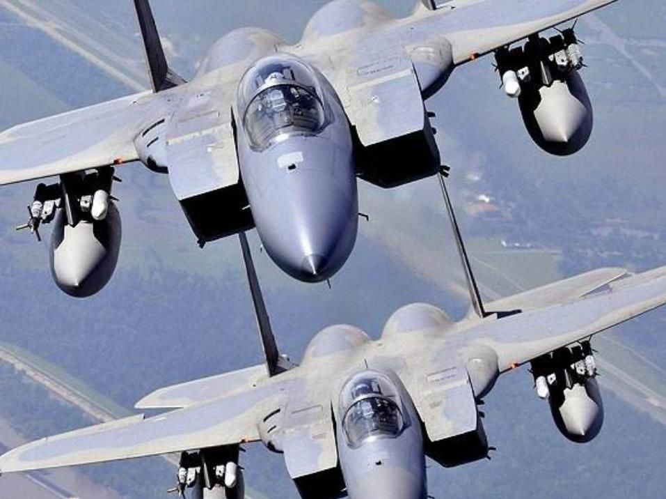 冷战巅峰的最强战斗机：苏-27和F-15