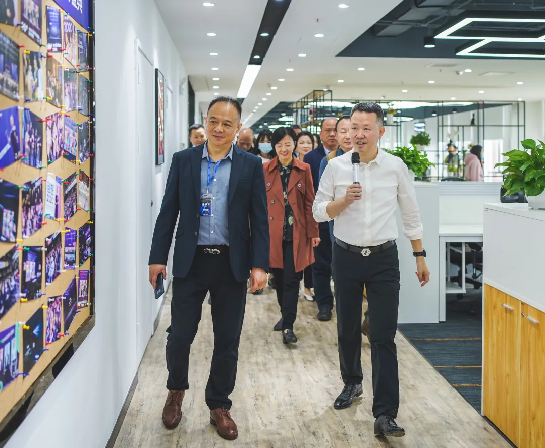 粤港澳大湾区媒体团到访K8官网科技，和董事长吴太兵究竟聊了什么？