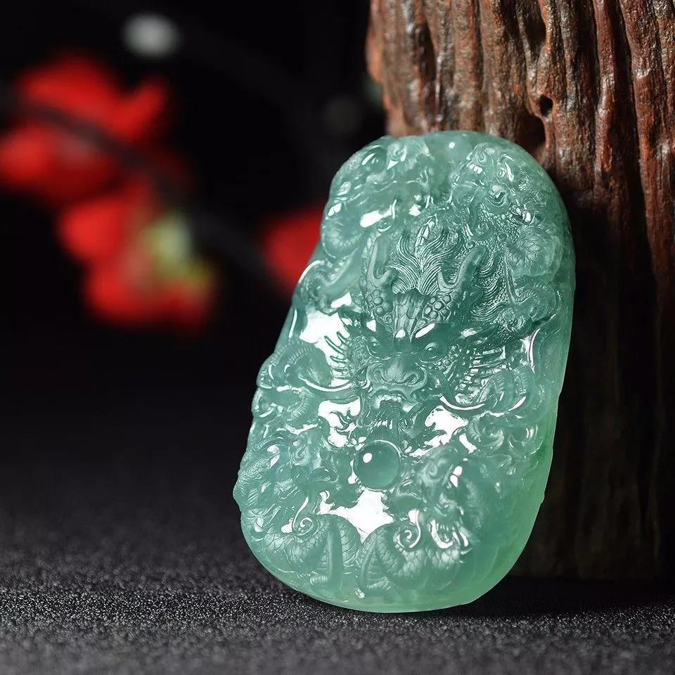 鉴赏翡翠之龙