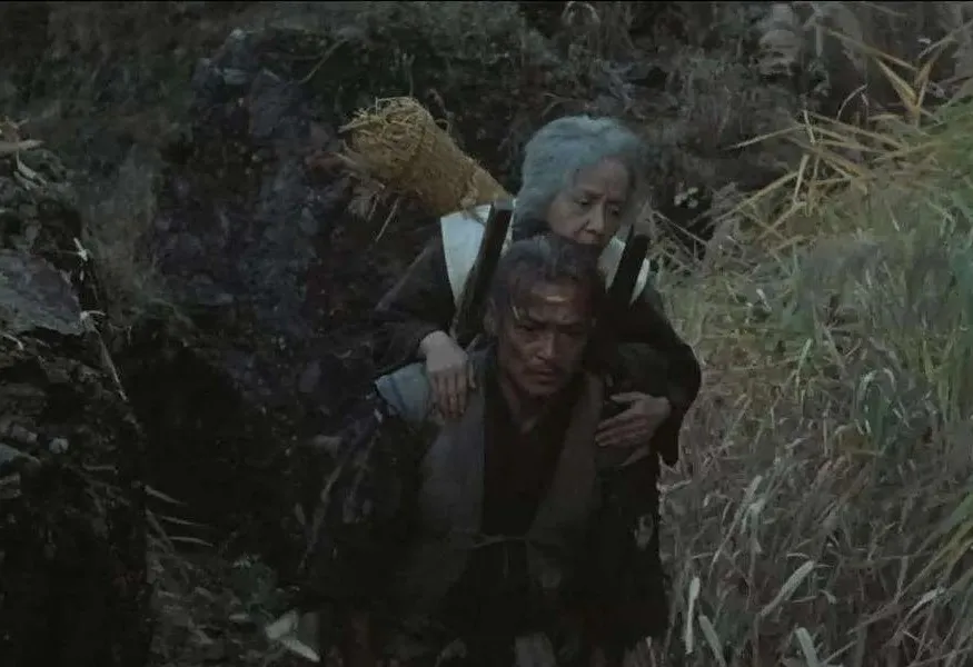 活得小心翼翼，“爸！你什么时候变得这么窝囊了？”