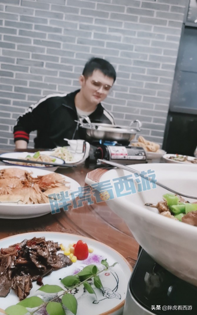 梦幻西游：双猪抵达合肥打服战，小龙女周日服战后复出