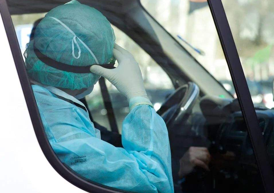 特朗普企图用“黑暗信息”实现“十月惊奇”？