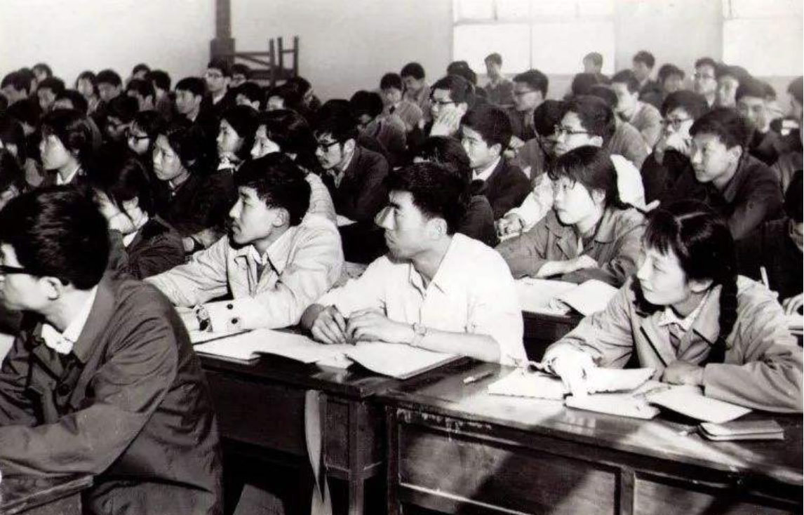 为什么说如今大学生含金量不如从前？