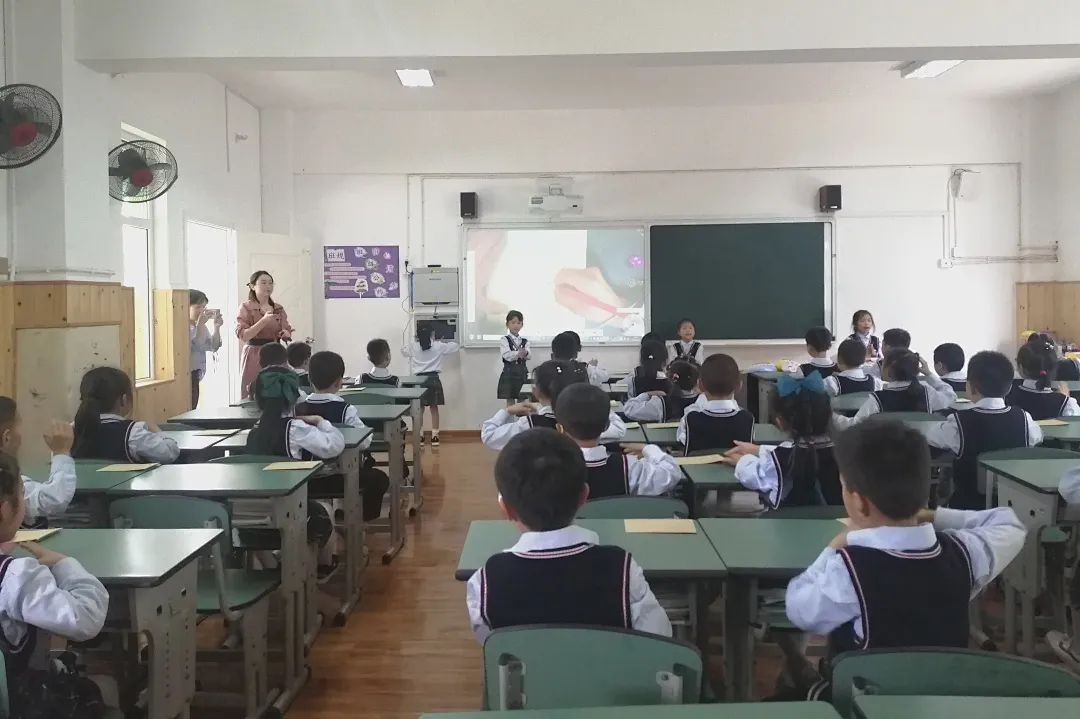 双流区公兴小学教师动态阅读润泽心灵课堂演绎精彩