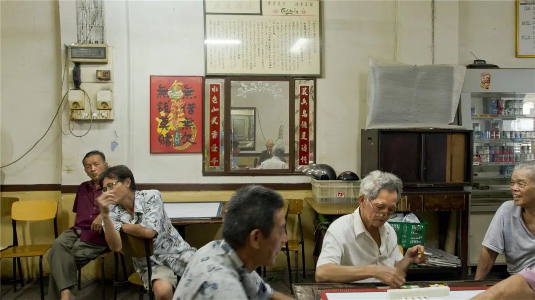 在国外生活的底层华人：他们都算不上活着