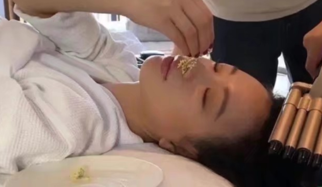 李梦耍大牌传闻引争议：被曝躺着做发型