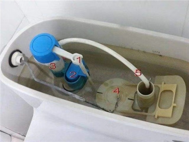 抽水马桶水箱一直流水马桶水箱不存水直接流走