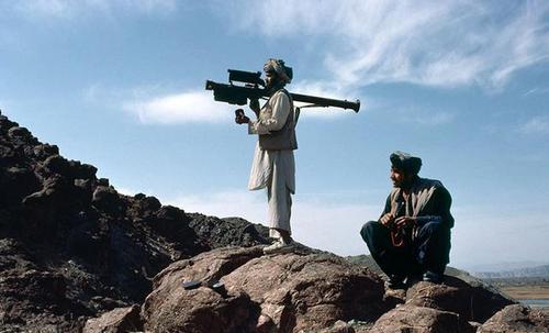 被美国养大的塔利班，怎么又砸了美国人的锅？