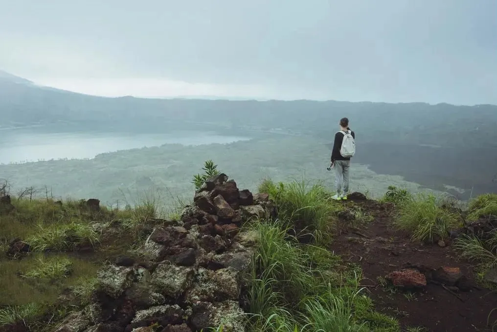 人过四十，朋友都是无用的