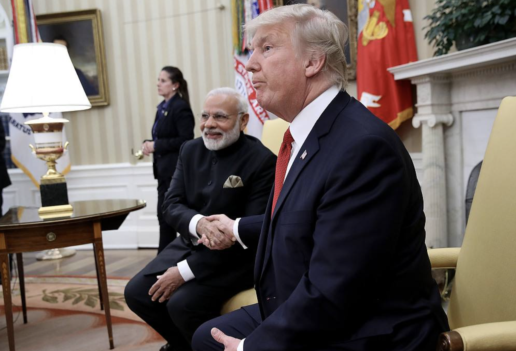 印度彻底打破平衡，不惜一切代价倒向美国