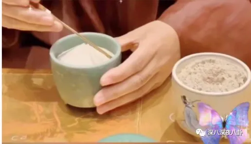 69岁再当爹，老牌海王这次收了个“娘道课代表”？