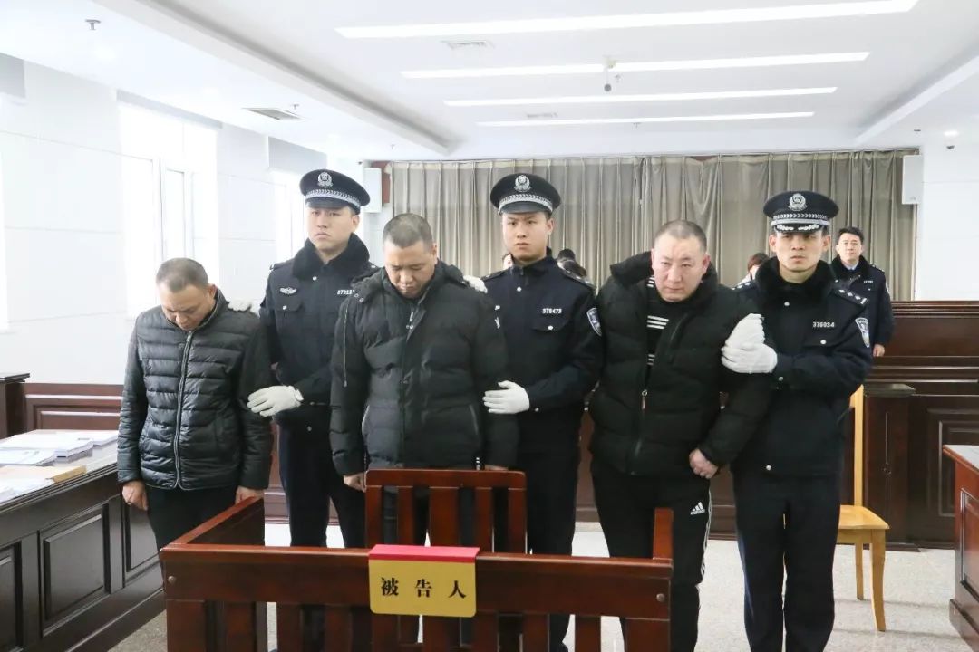 今天济南法院对4起34人涉恶势力犯罪案件进行集中宣判