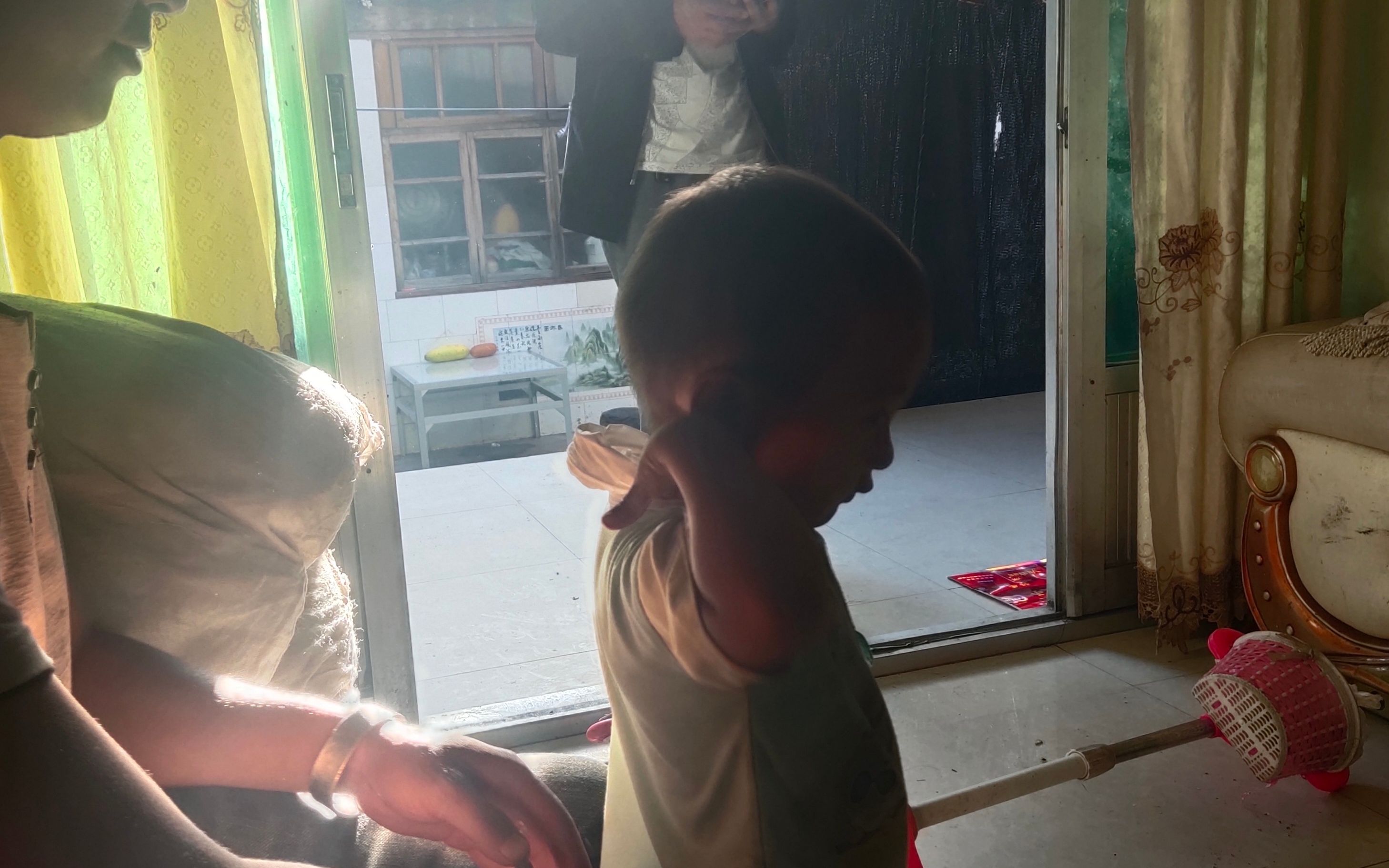 2岁男童、隐秘的山洞与一次未遂的拐卖计划