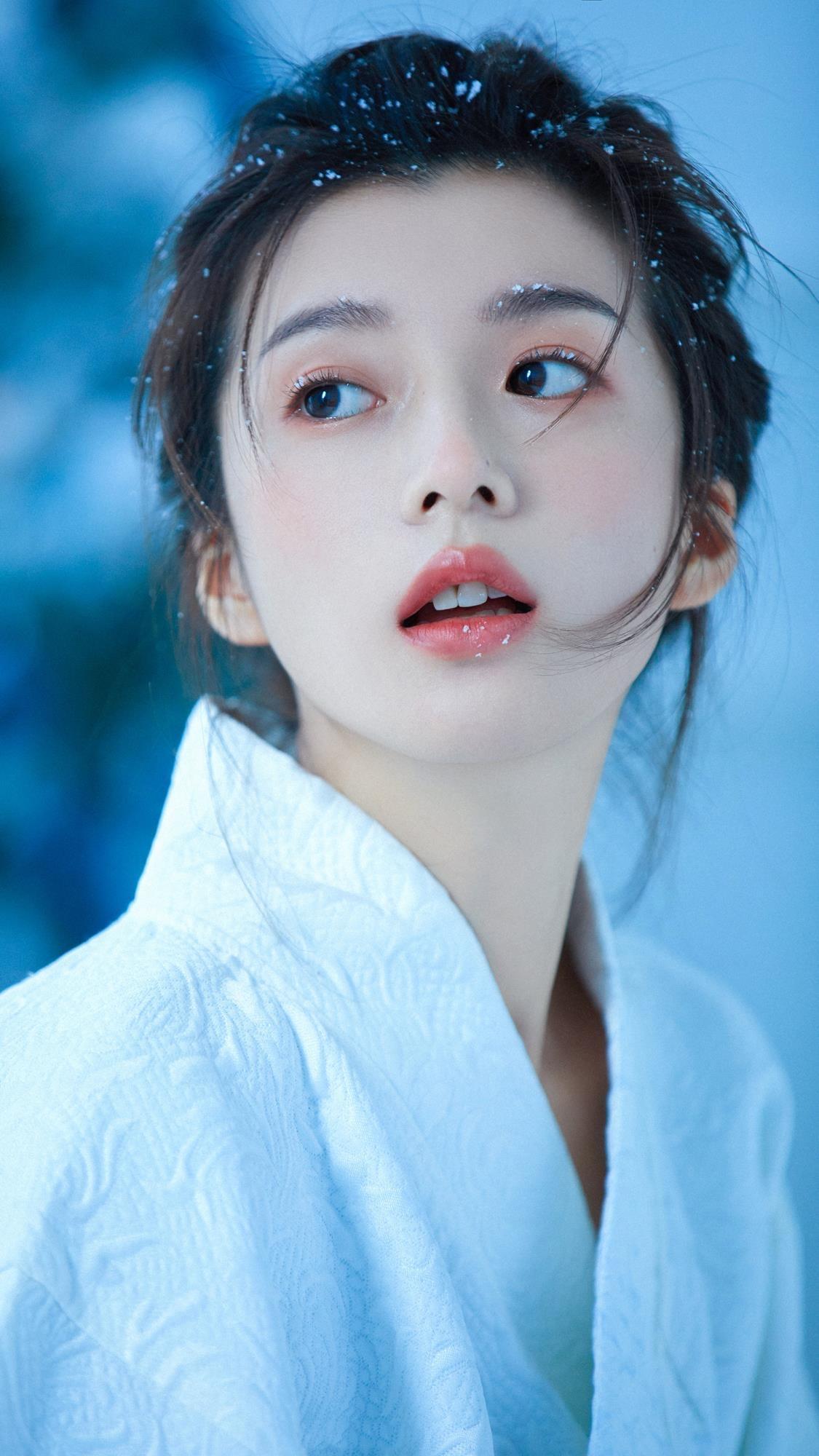 超赞好看到你无法抗拒的全面屏精美壁纸,高颜值女神等你收藏