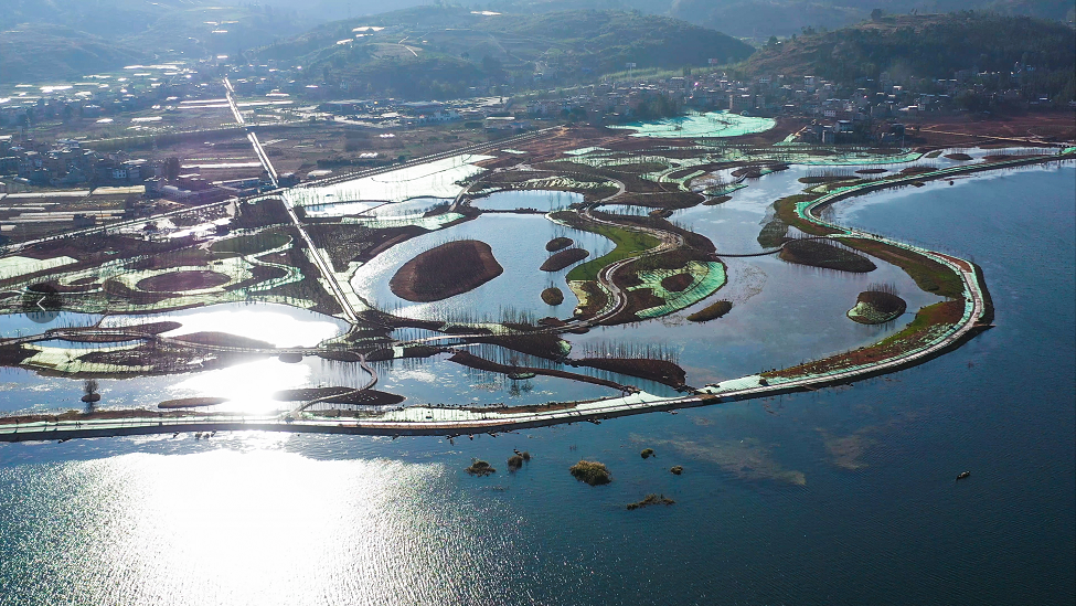 明湖湿地近日,位于汤池集镇的昆明阳宗海风景名胜区人民医院新建项目