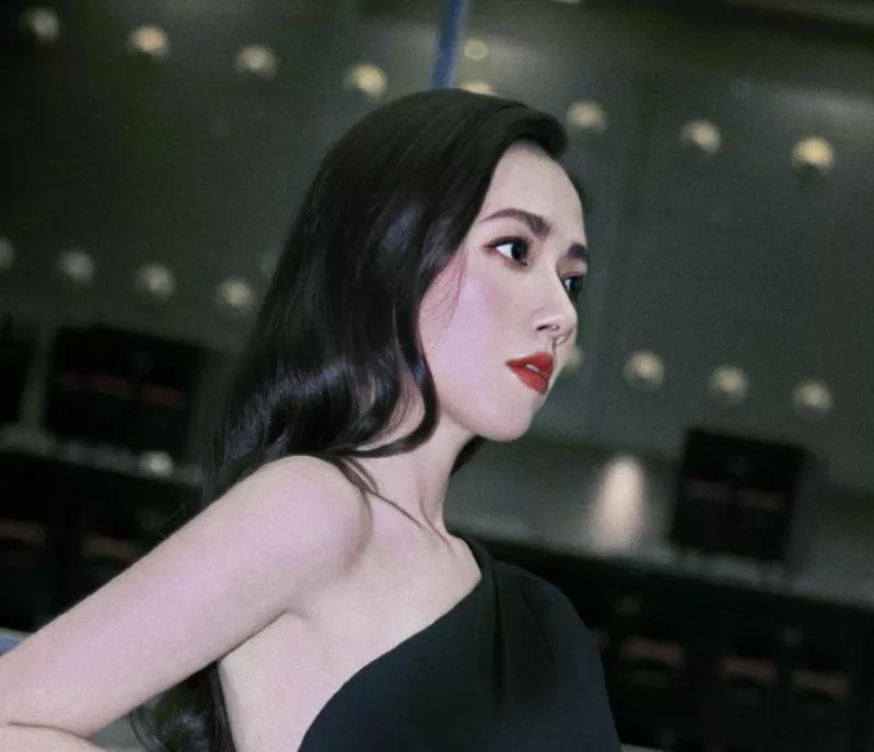 被豪门“绑架”的郭碧婷，到底怎么了？