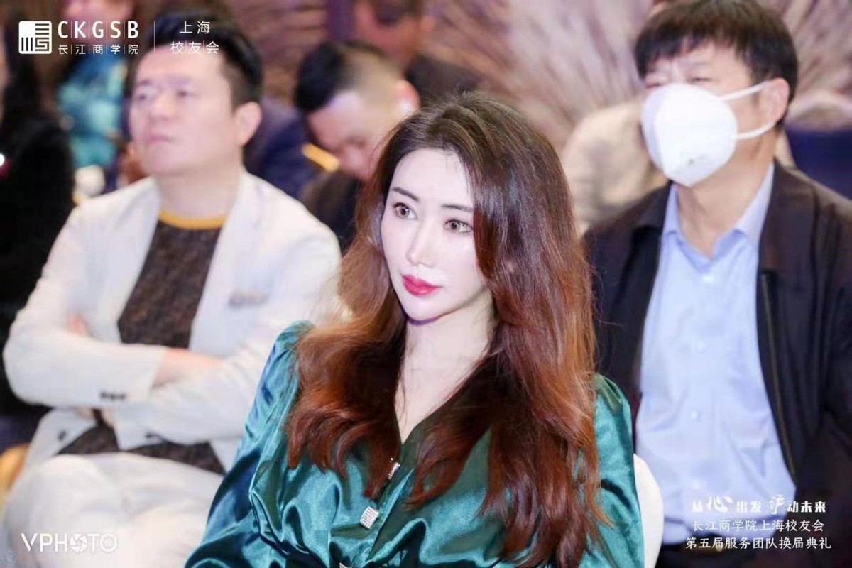 耀玥影视ceo吴曼语走出舒适圈一直渴望飞翔