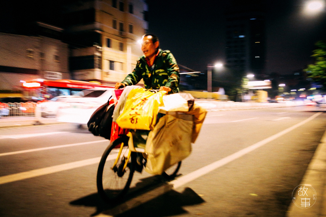 凌晨四点，鬼市大哥的生存时刻