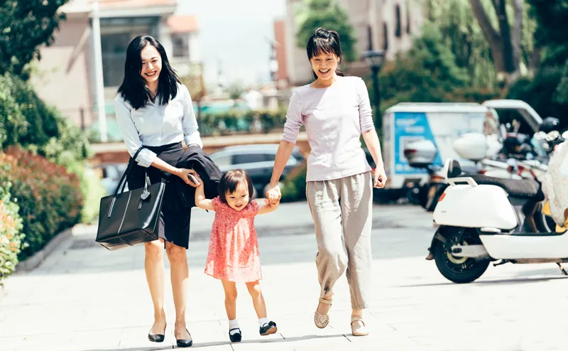 我只是生了孩子，为什么整个社会都要惩罚我？