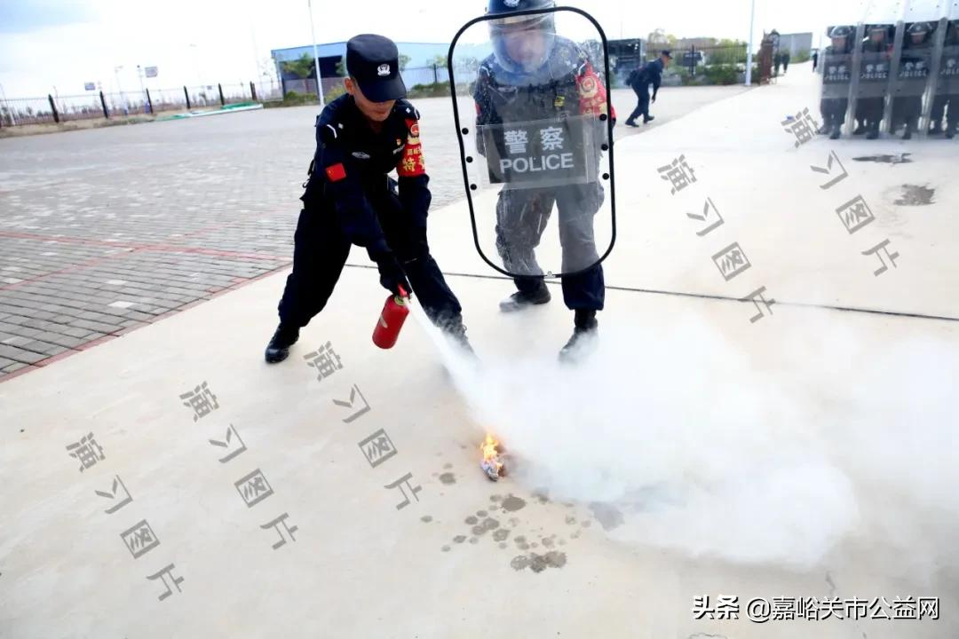 沙场练兵扬警威——嘉峪关市公安局特巡警支队开展"红蓝对抗"实战演练