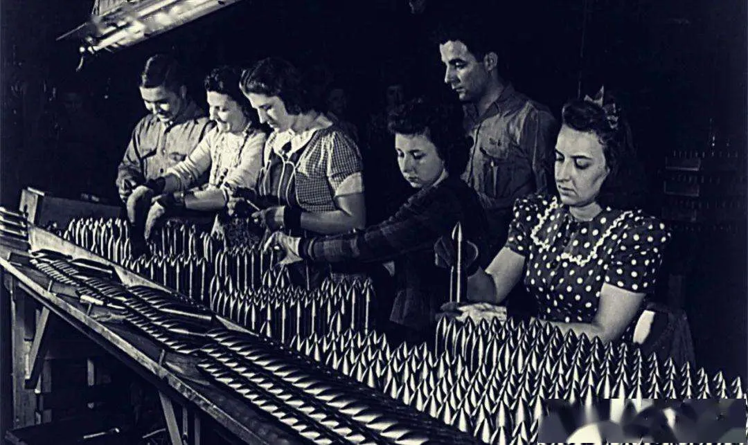 制造业如何拯救美国：四天一艘船、一天五架飞机