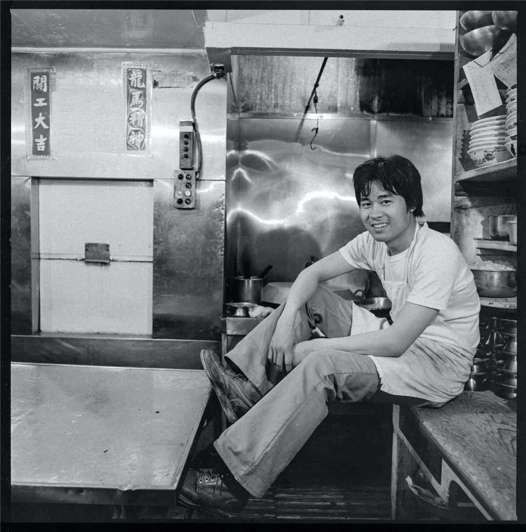 在国外生活的底层华人：他们都算不上活着