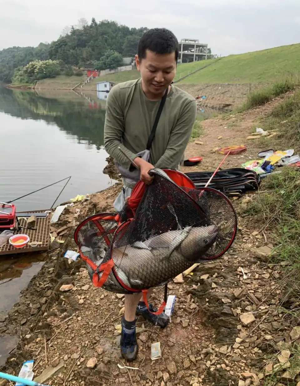 深冬钓鲤鱼全攻略,基本都是大的,再冷都可以钓