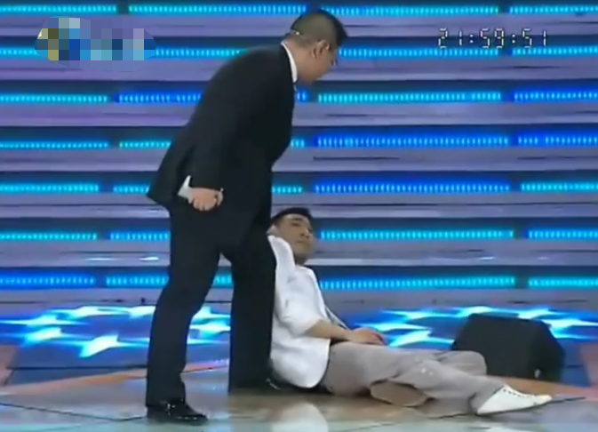 张绍刚晕倒门事件后主持能力引质疑？电