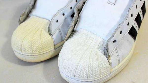 白球鞋发黄怎么办 清洗方法很简单 球鞋,鞋子
