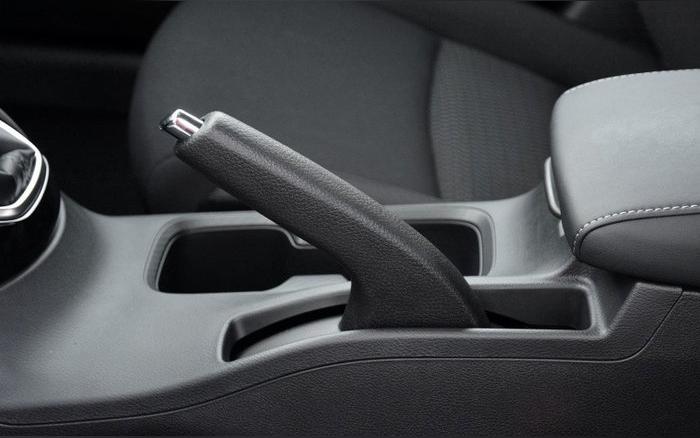 别克电子手刹的正确使用方法?