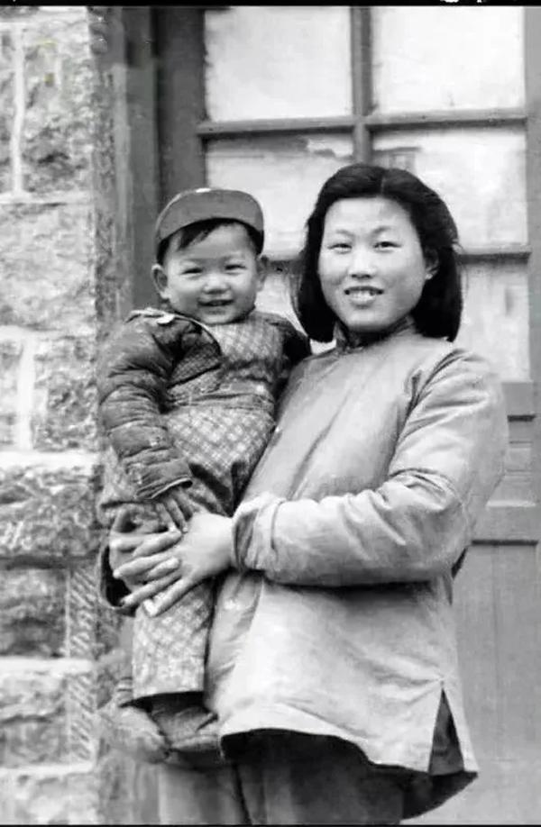 关于娘俩合影唯美句子（关于娘俩合影唯美句子简短）